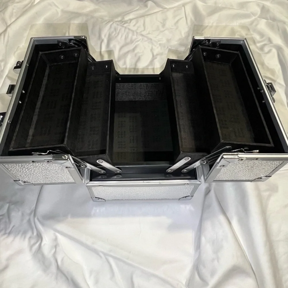 Sliver Caboodle - Makeup box with Lock and Keys